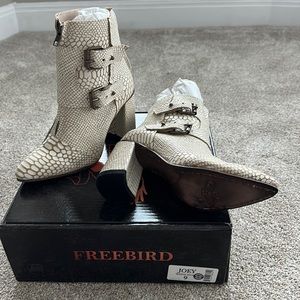 NEW! Never worn white snake skin freebird boots